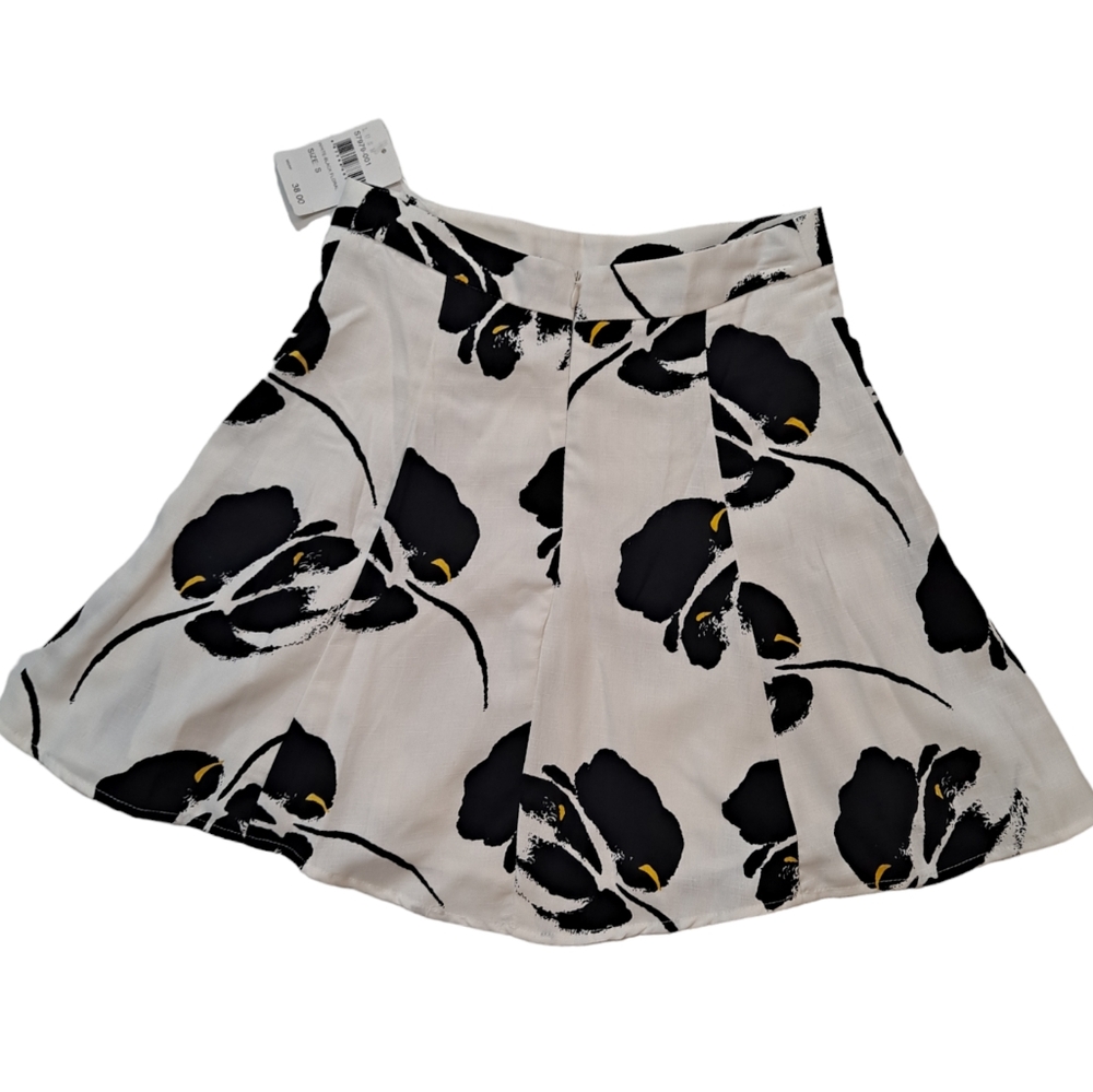 Nordstrom Lush Black and White Floral Mini Skirt Size Small - Picture 2 of 8